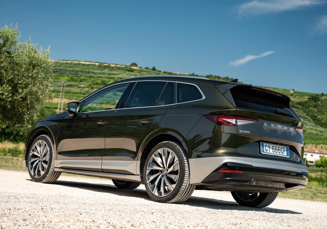 Skoda Enyaq 85 posteriore