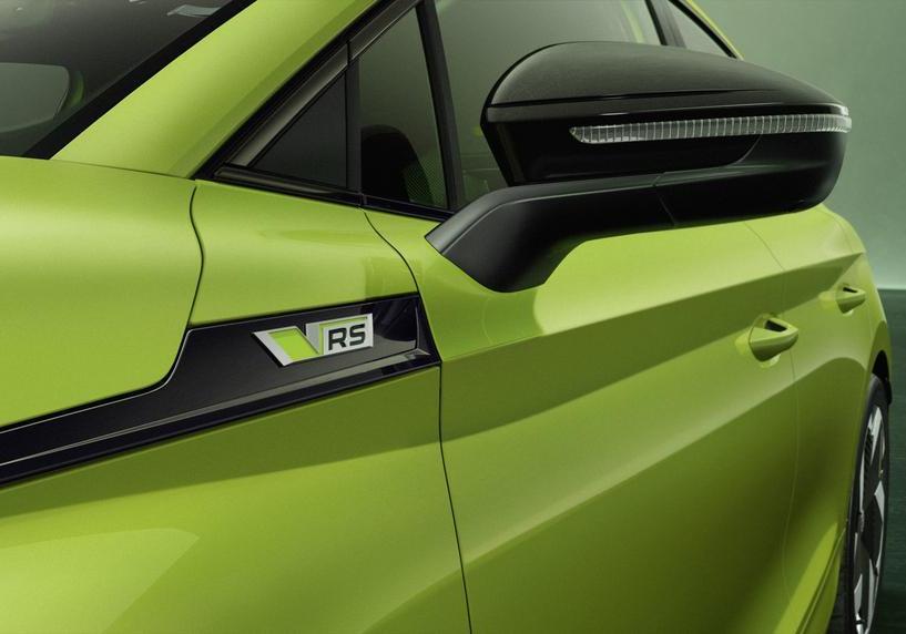 Skoda Enyaq RS - particolare specchietto