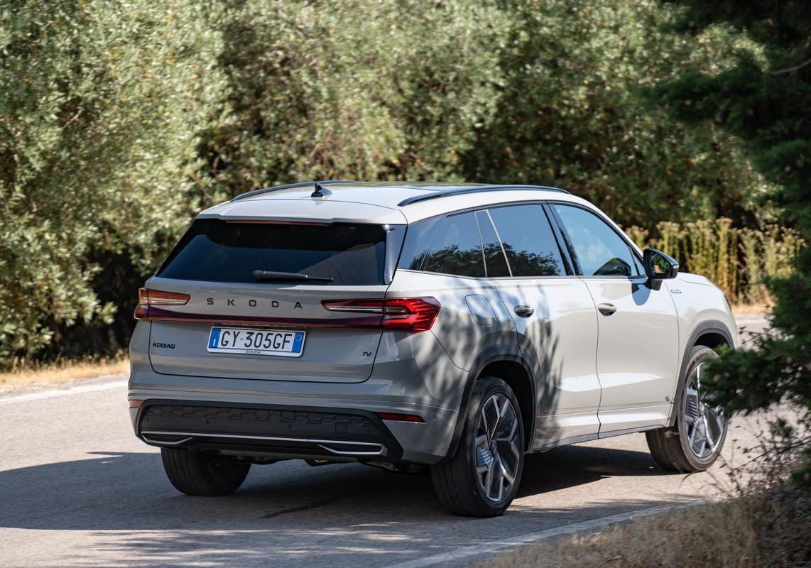 Skoda Kodiaq 2025 ibrida plug-in foto 2