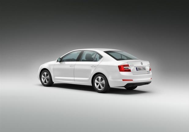 Skoda Octavia GreenLine tre quarti posteriore