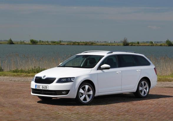 Skoda Octavia Wagon G-TEC a metano tre quarti anteriore