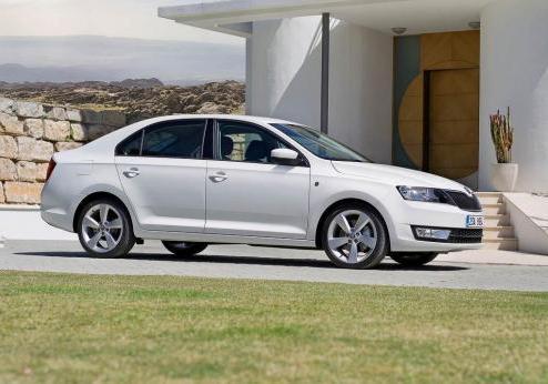 Skoda Rapid profilo lato destro