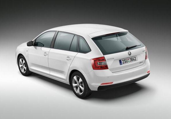 Skoda Rapid Spaceback GreenLine tre quarti posteriore