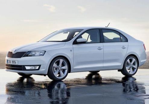 Skoda Rapid tre quarti anteriore lato sinistro