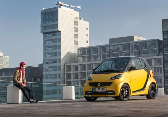 Smart Fortwo Edition Cityflame tre quarti anteriore