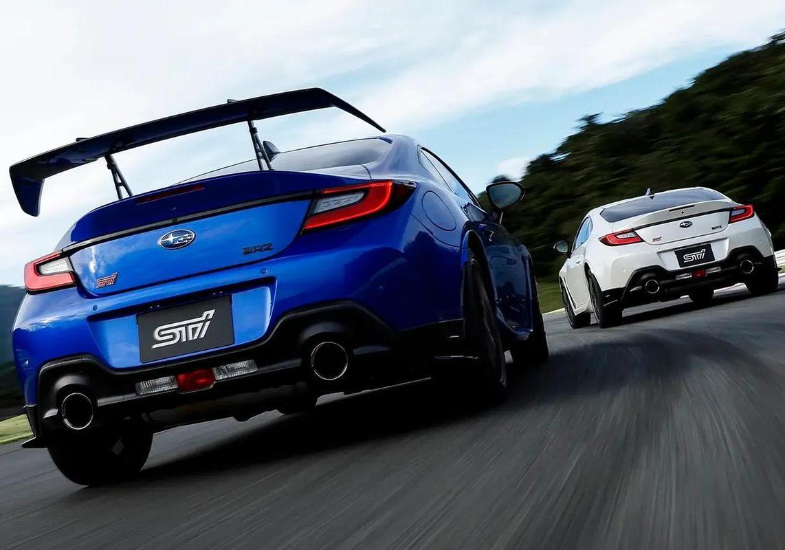 Subaru BRZ STI Sport Type RA - in pista 2
