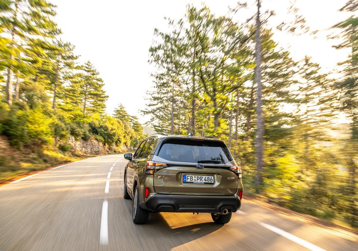 Subaru Forester e-Boxer Premium posteriore