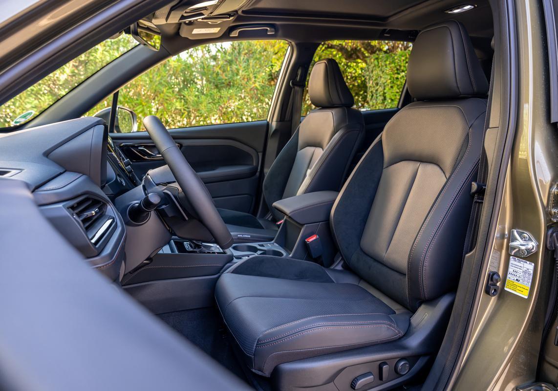 Subaru Forester e-Boxer Premium sedili