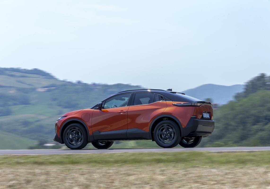 Subaru Uncharted 4WD 343 CV 15