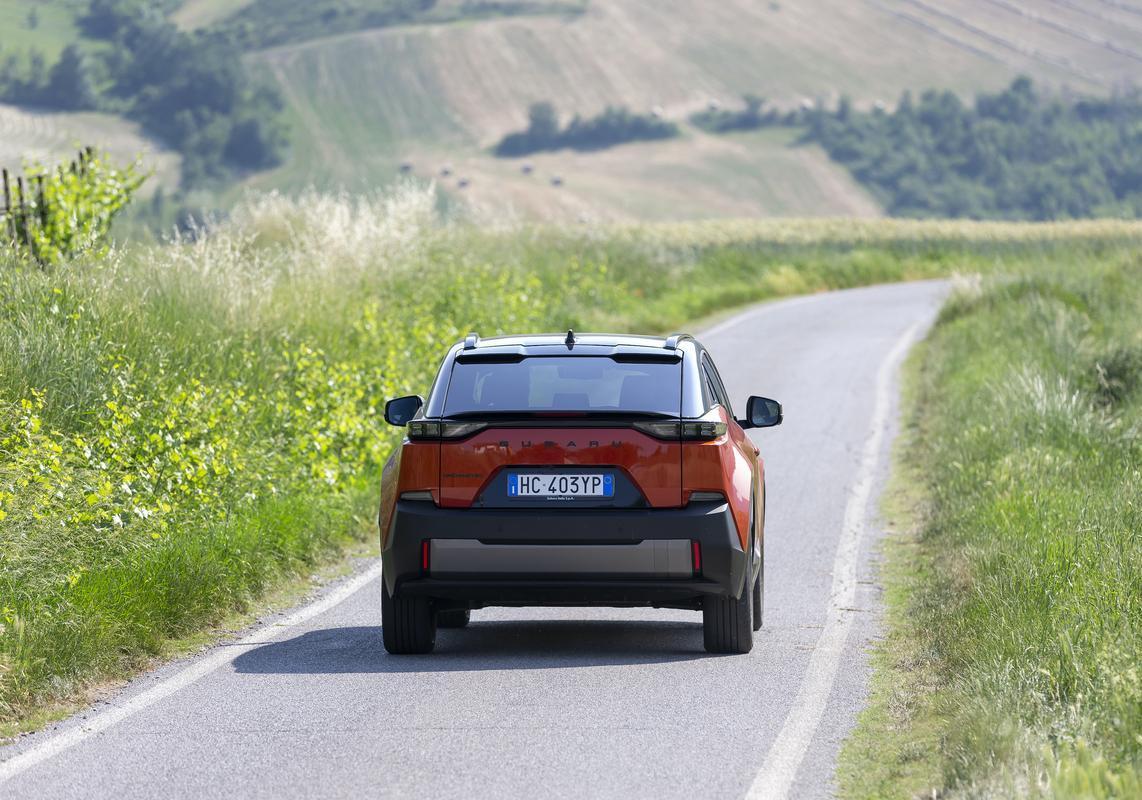 Subaru Uncharted 4WD 343 CV 8