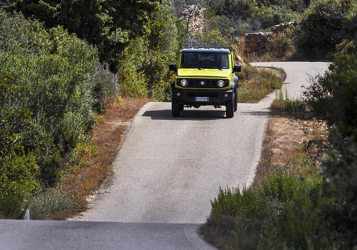 Foto Suzuki Jimny 2018 anteriore - Patentati