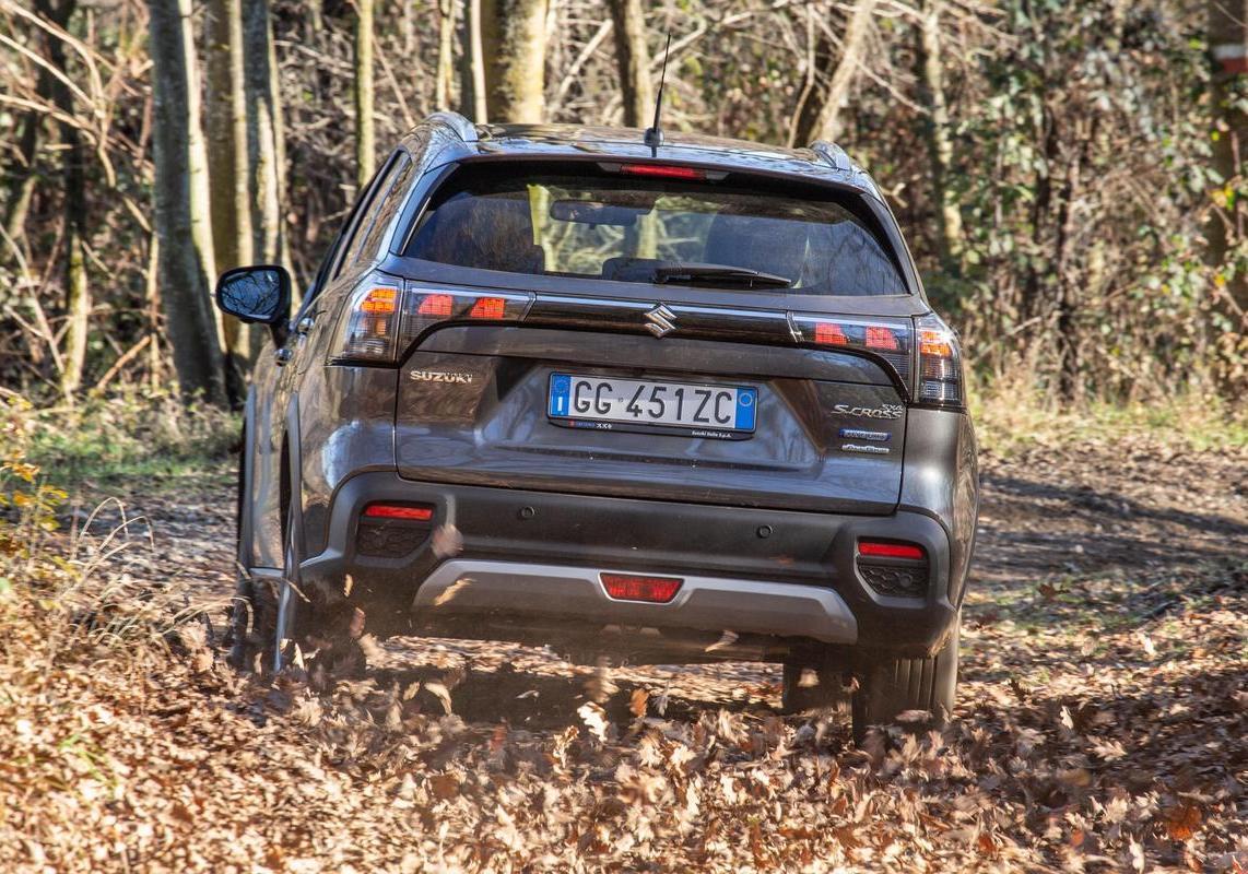 Suzuki S-Cross Boosterjet 48V 4WD Top 2025 immagine
