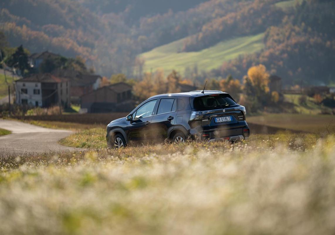 suzuki s-cross yoru foto