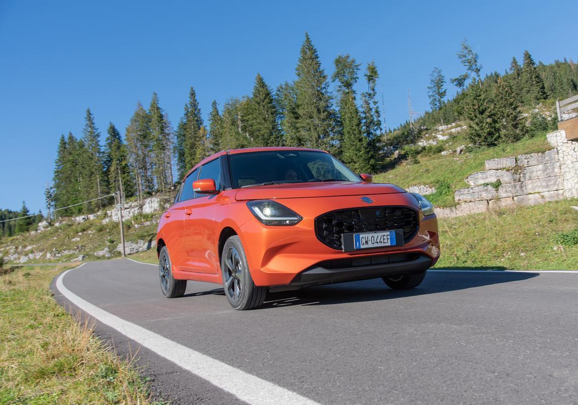 Suzuki Swift Hybrid 4WD Allgrip Auto 2