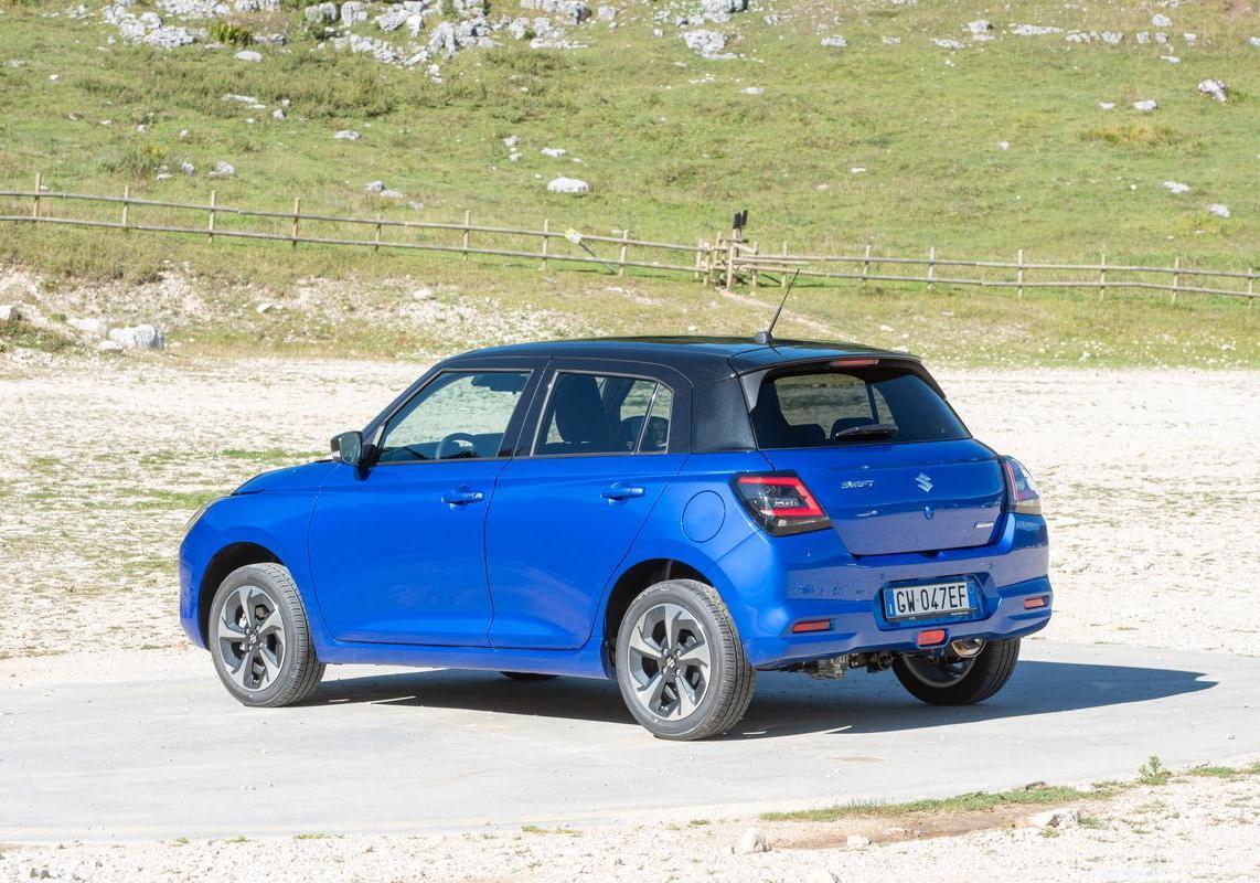 Suzuki Swift Hybrid AWD AllGrip blu 3