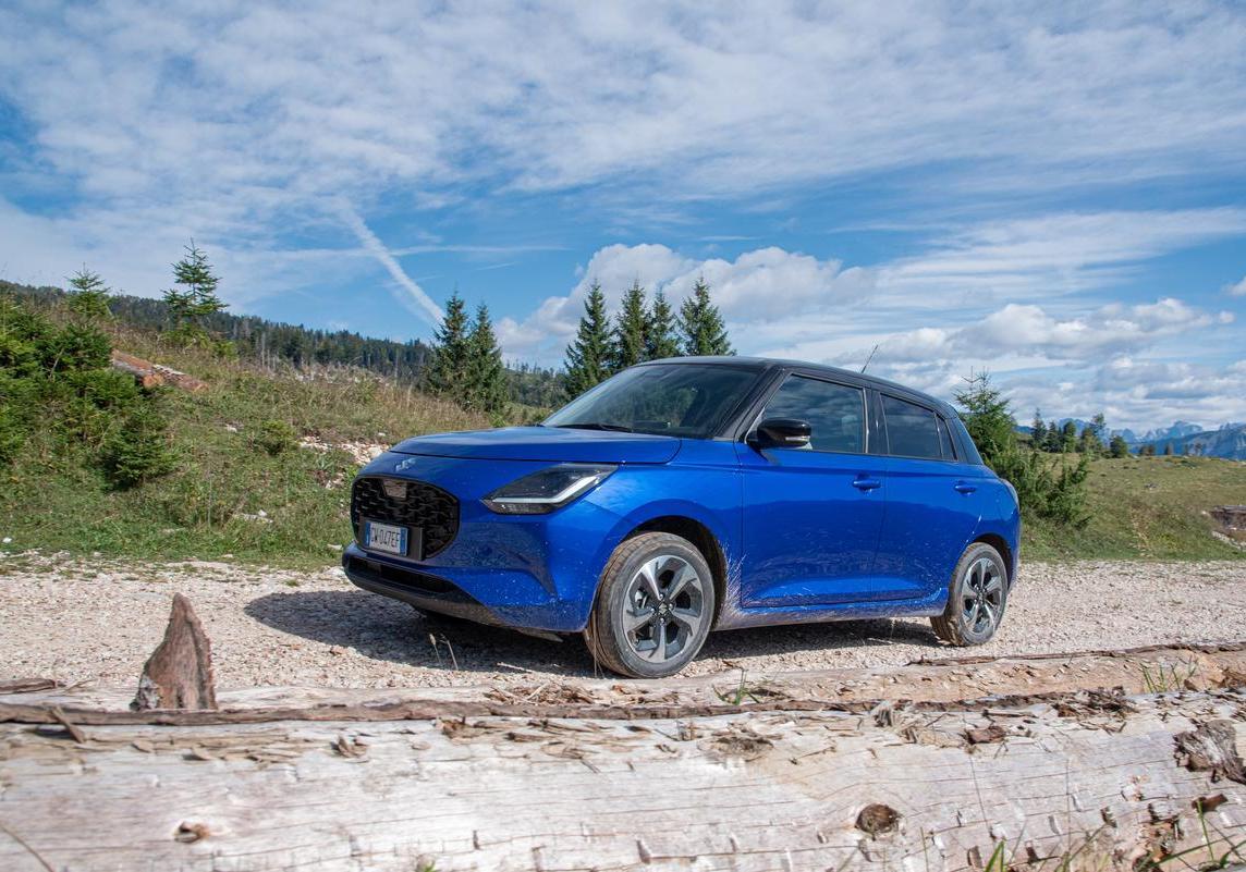 Suzuki Swift Hybrid AWD AllGrip blu 4