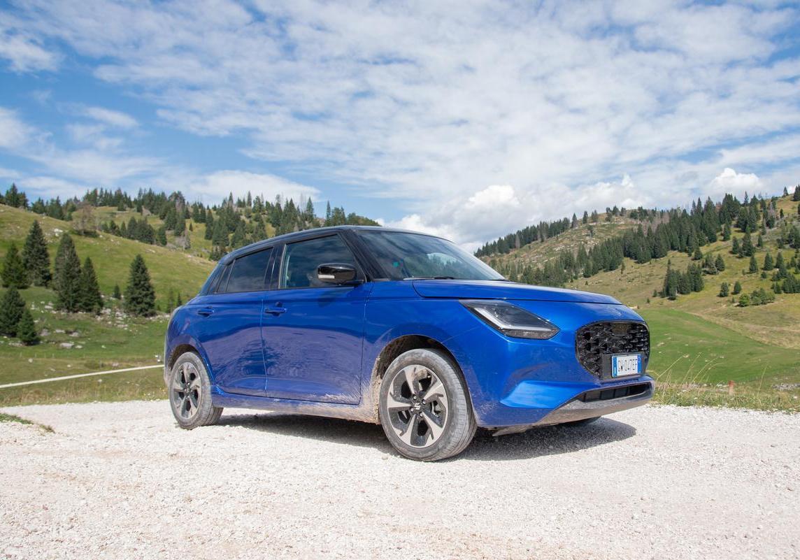 Suzuki Swift Hybrid AWD AllGrip blu 5
