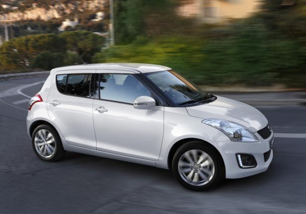 Suzuki Swift restyling tre quarti anteriore lato destro