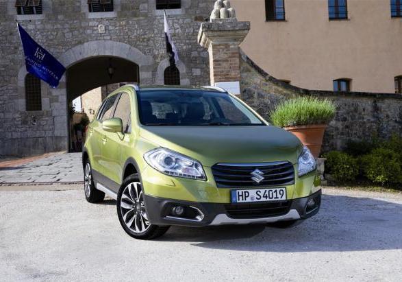 Suzuki SX4 S-Cross tre quarti anteriore lato sinistro