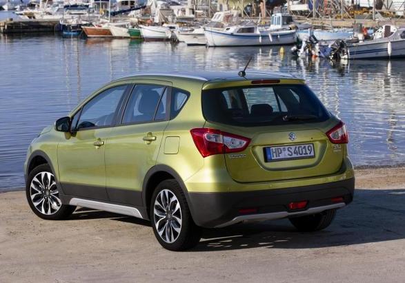 Suzuki SX4 S-Cross tre quarti posteriore lato sinistro