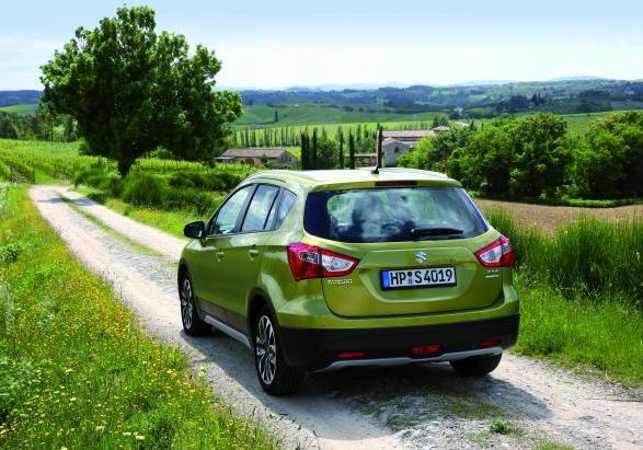 Suzuki SX4 S-Cross tre quarti posteriore