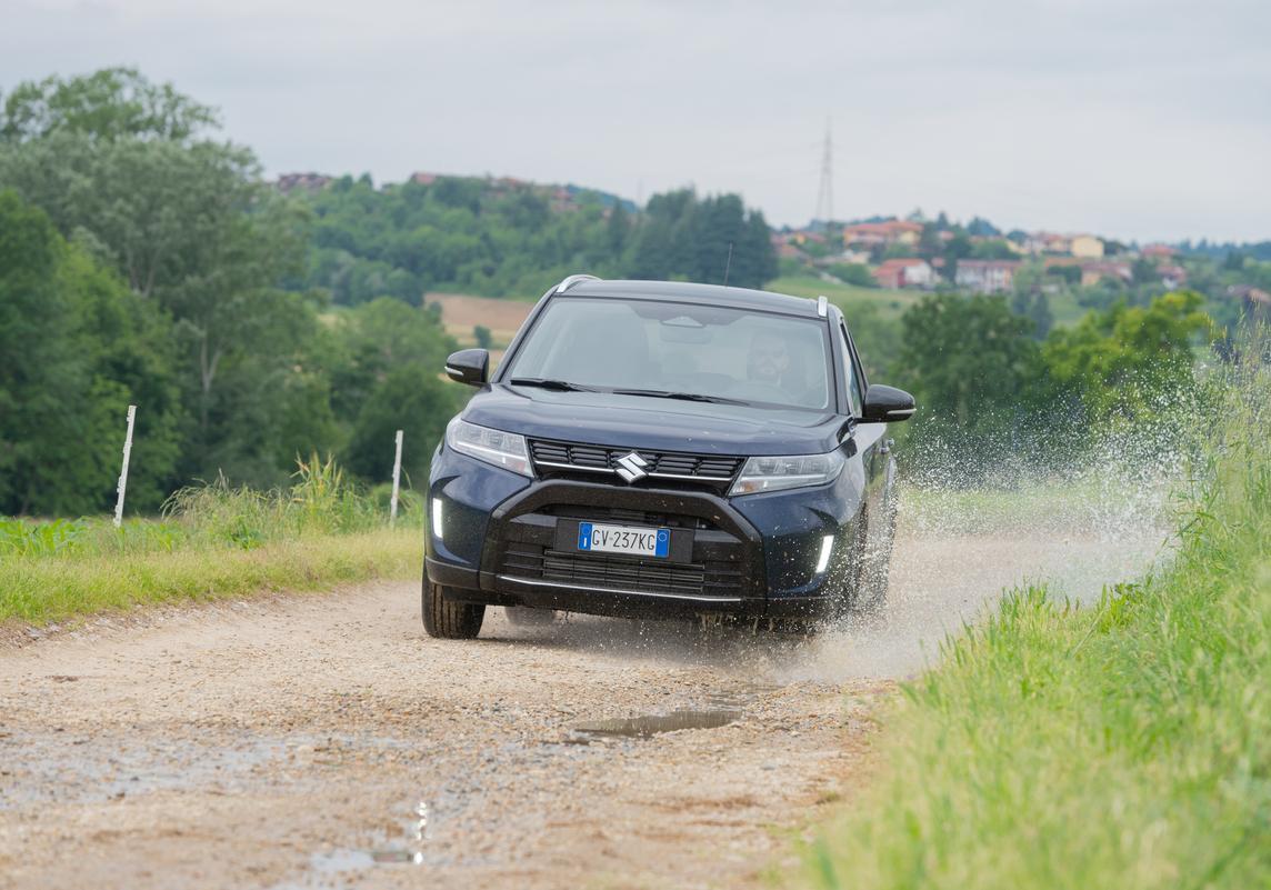 Suzuki Vitara 4xe foto
