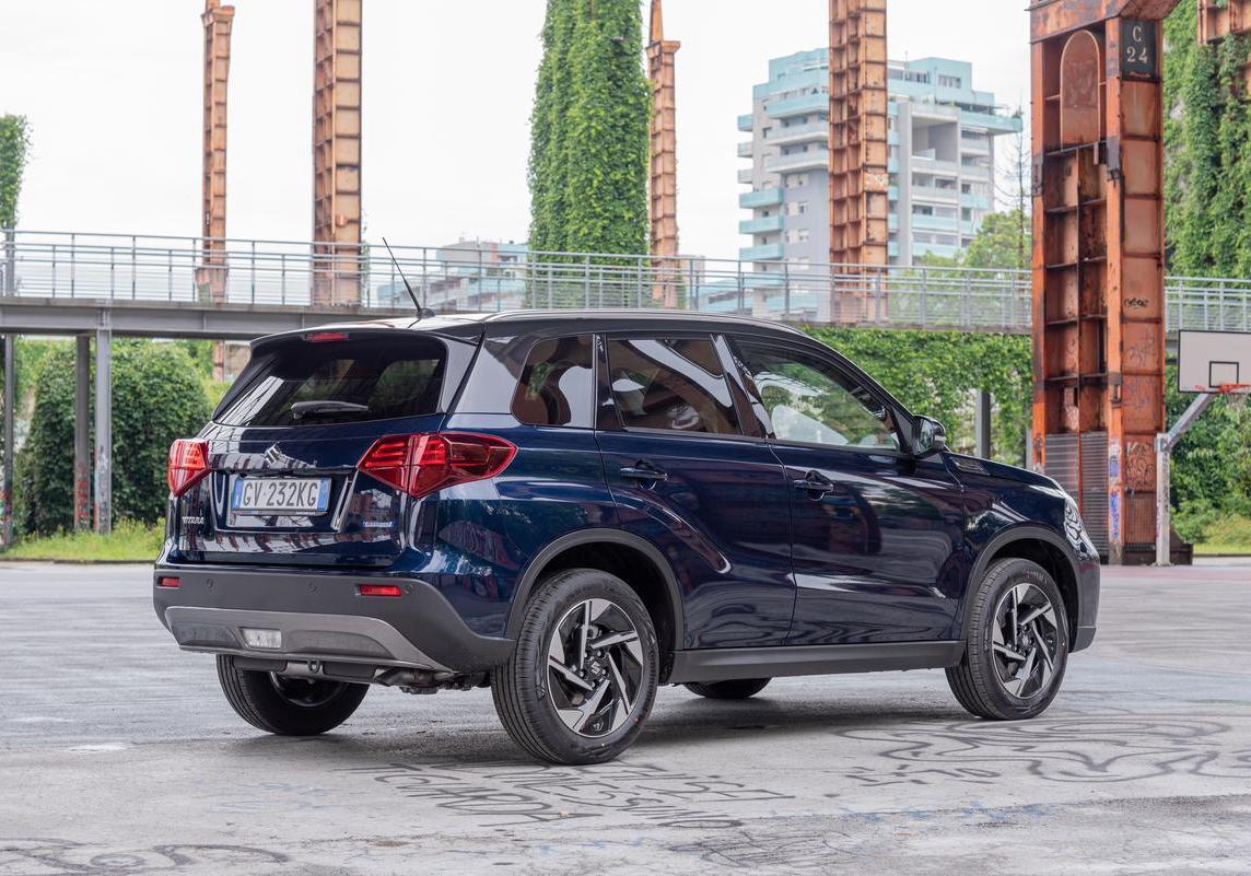 Suzuki Vitara Boosterjet 2024 profilo