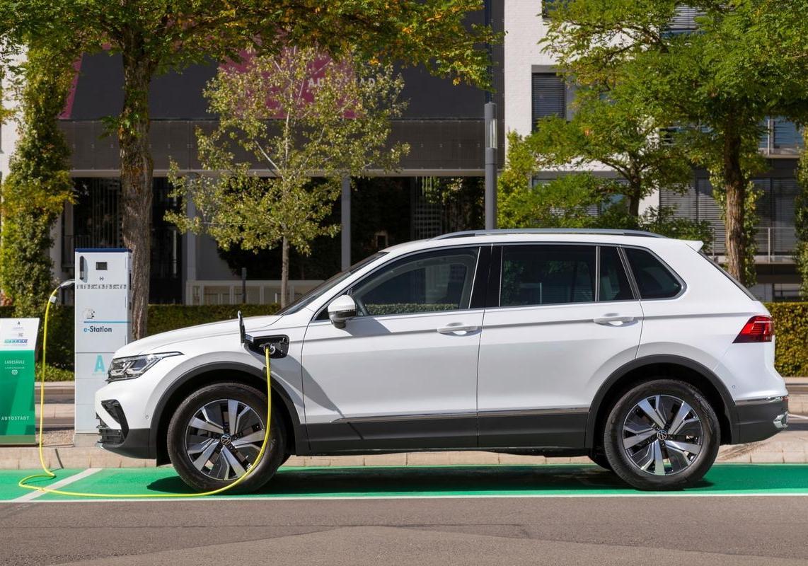 tiguan ehybrid bianca profilo laterale