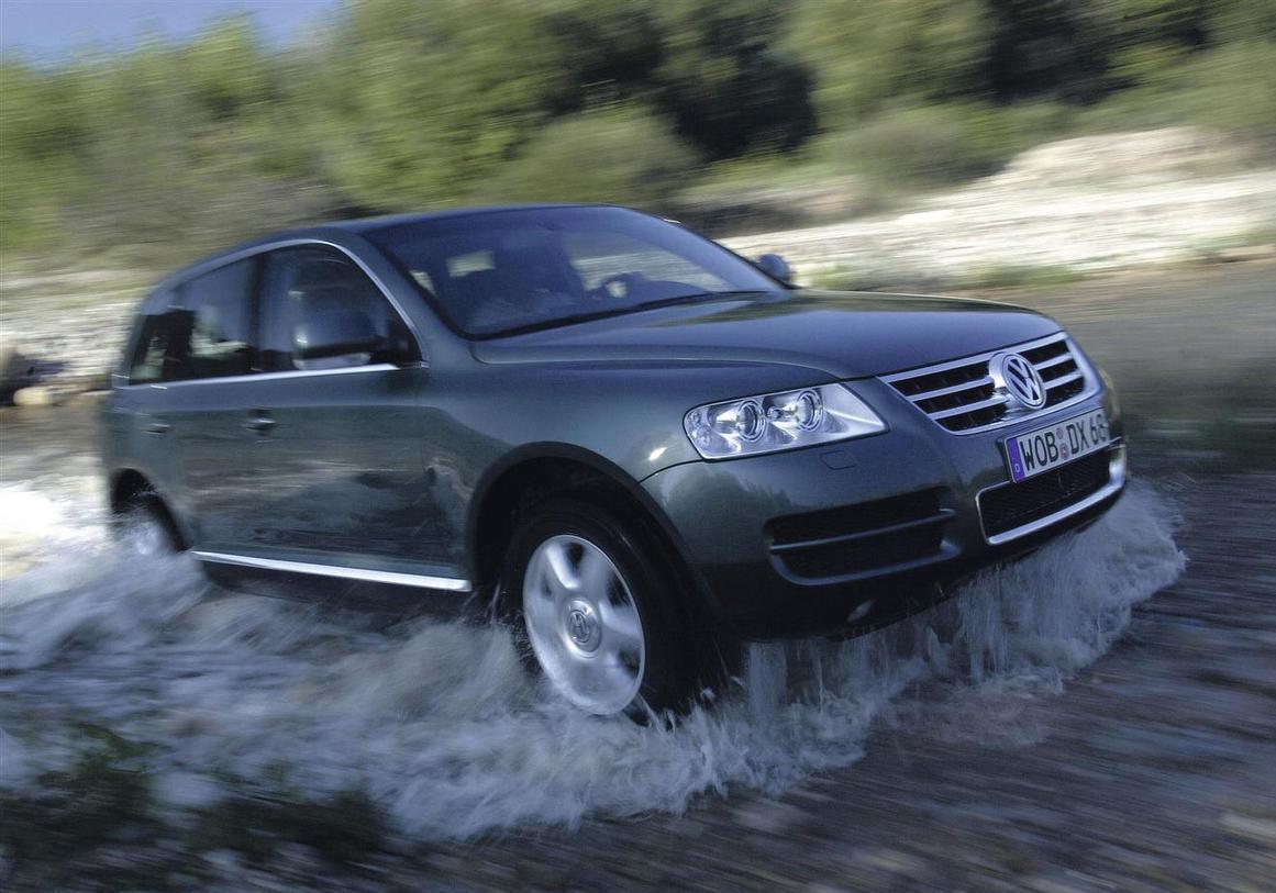 Touareg Final Edition - durante un guado