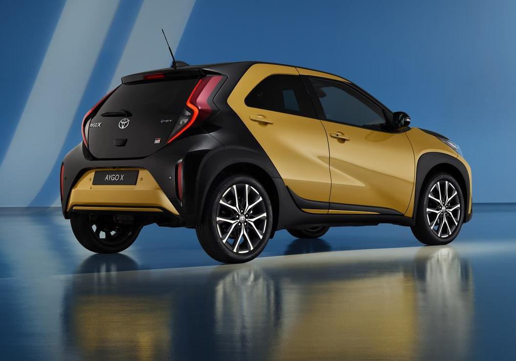 Toyota Aygo X GR Sport - vista posteriore