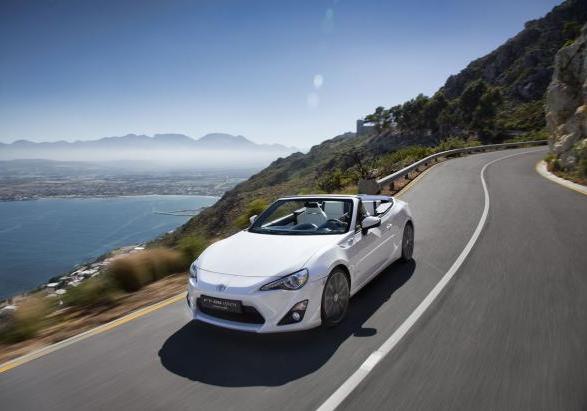 Toyota FT-86 Open Concept tre quarti anteriore lato sinistro