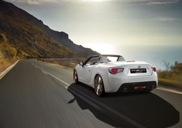 Toyota FT-86 Open Concept tre quarti posteriore lato sinistro