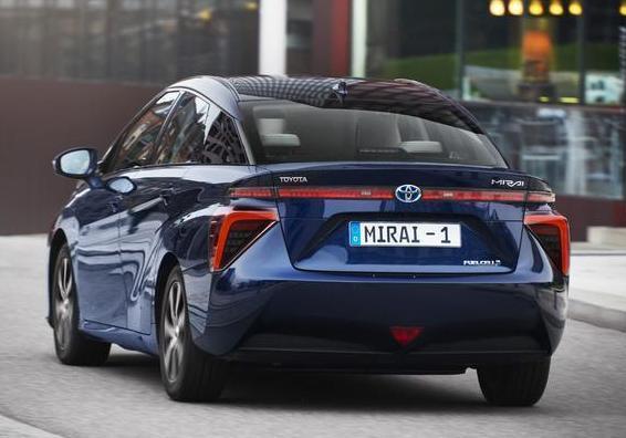 Toyota Mirai tre quarti blu