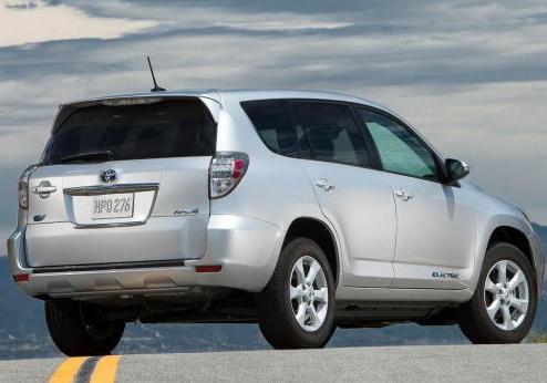 Toyota Rav4 EV tre quarti posteriore