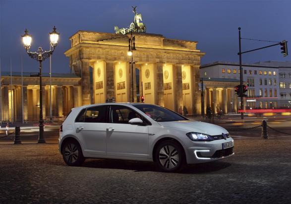Volkswagen e-Golf profilo lato destro