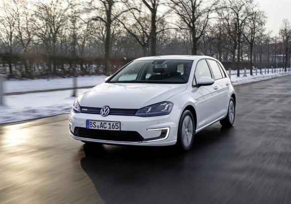 Volkswagen e-Golf tre quarti anteriore