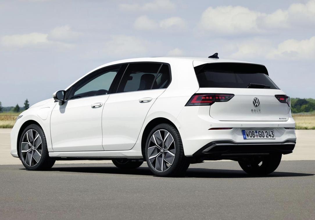 Volkswagen Golf 8 restyling motori allestimenti 4