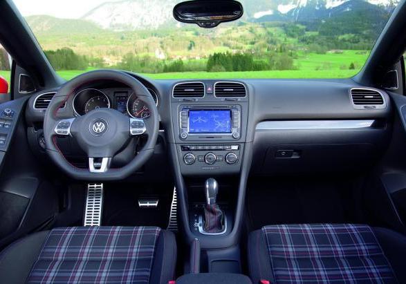 Volkswagen Golf GTI Cabrio interni