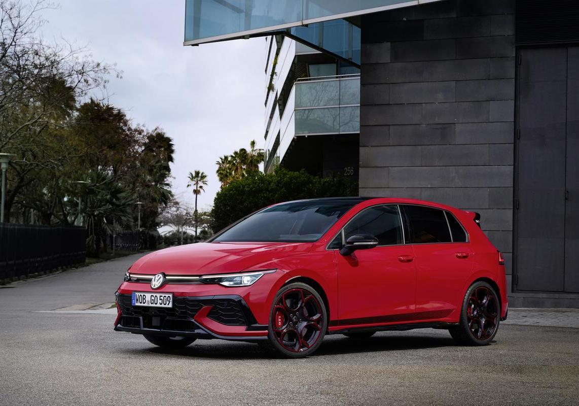 Volkswagen Golf GTi Edition 50 3