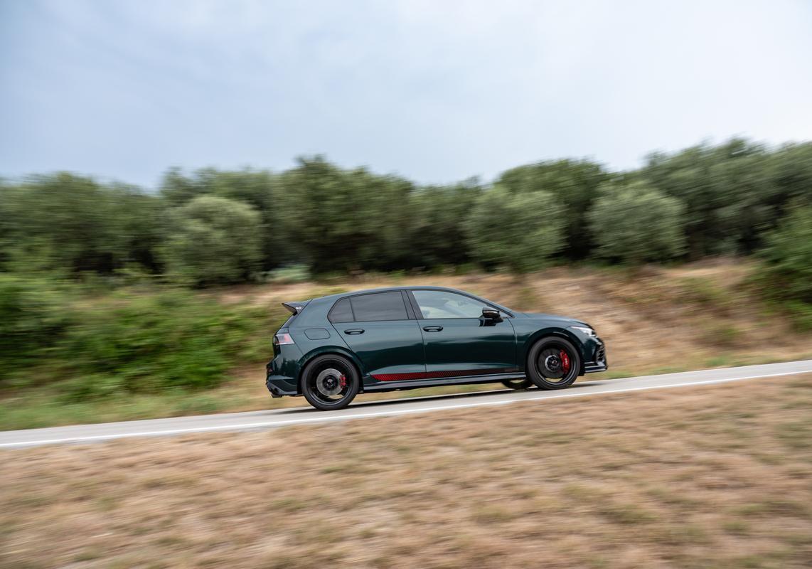 Volkswagen Golf GTi Edition 50 verde