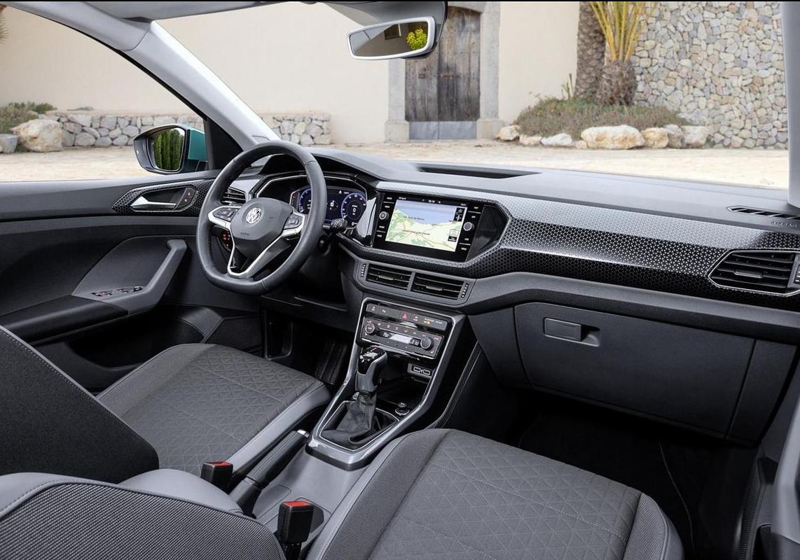 Volkswagen T-Cross Sport interni 1