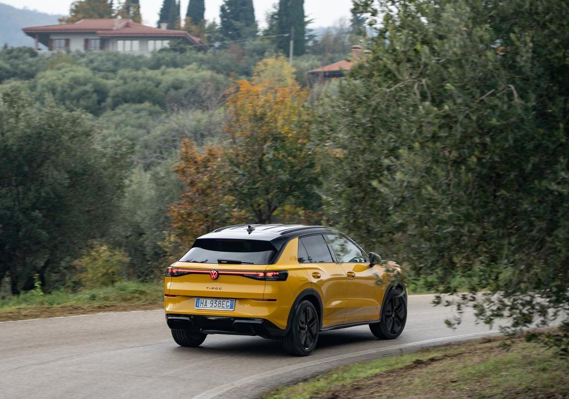 Volkswagen T-Roc 2026 eTSI recensione