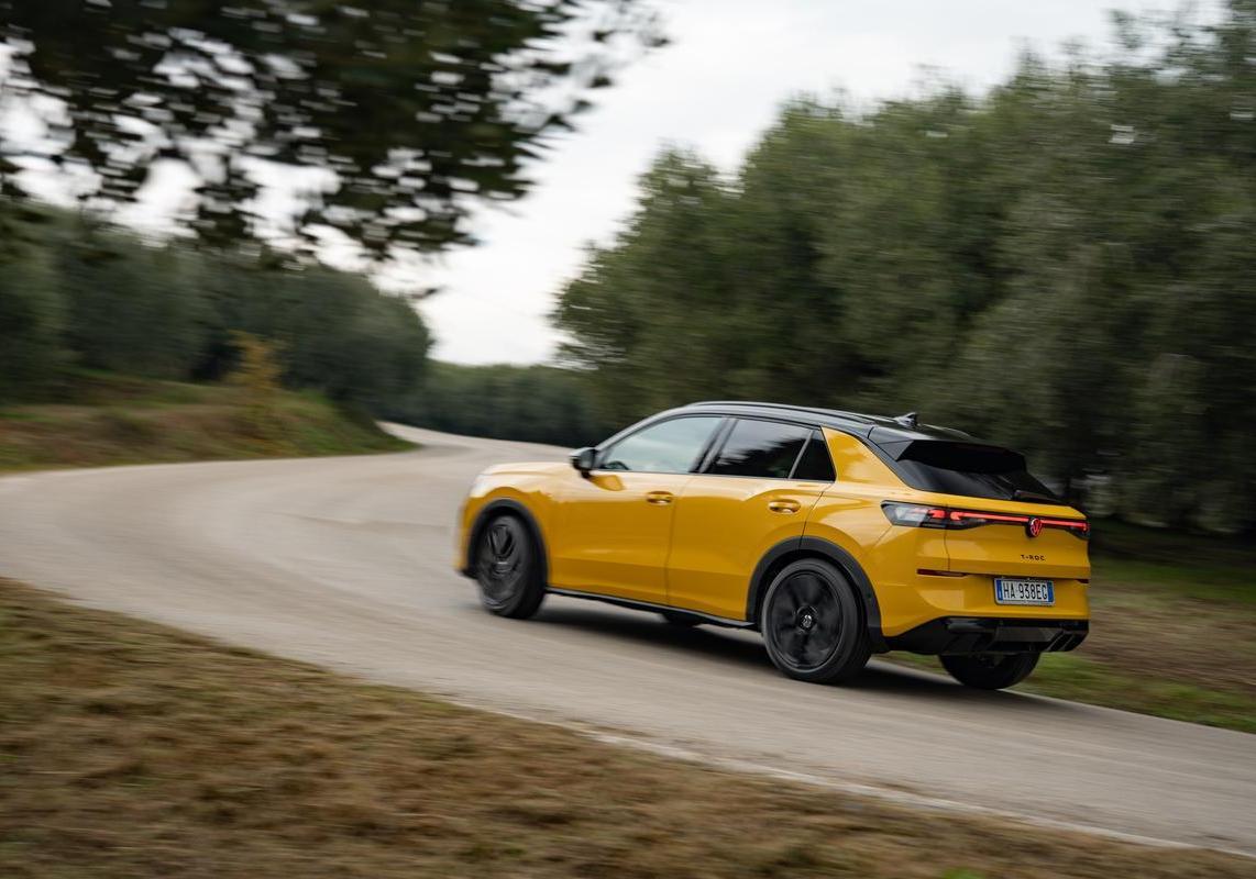 Volkswagen T-Roc 2026 eTSI test drive