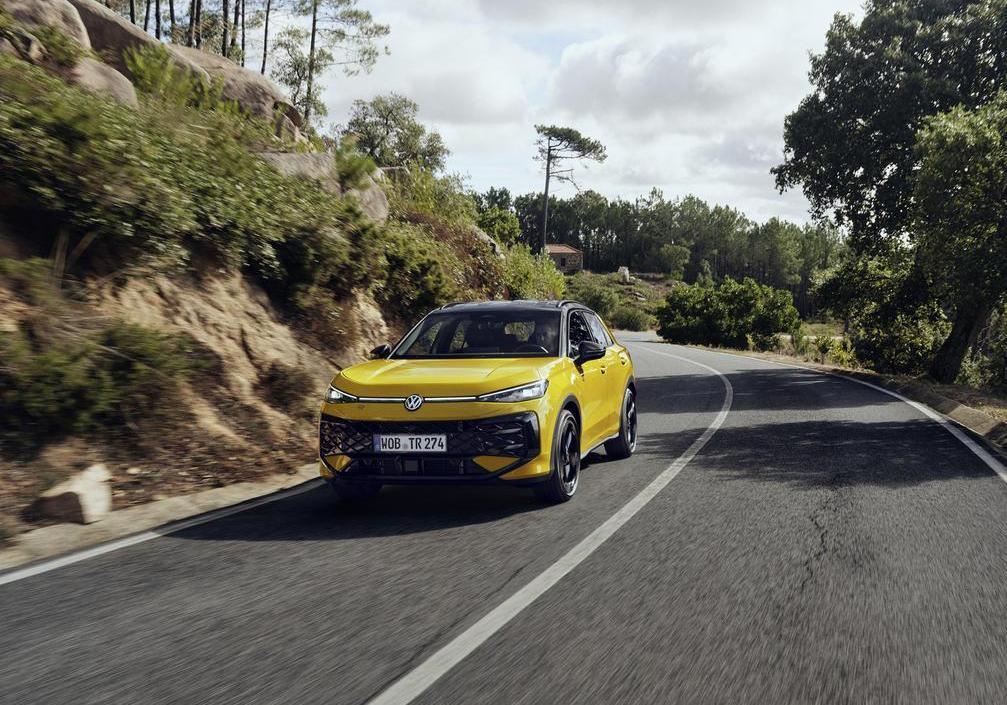 Volkswagen T-Roc Style - on road