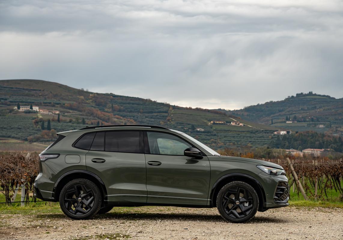Volkswagen Tiguan eHybrid r line profilo