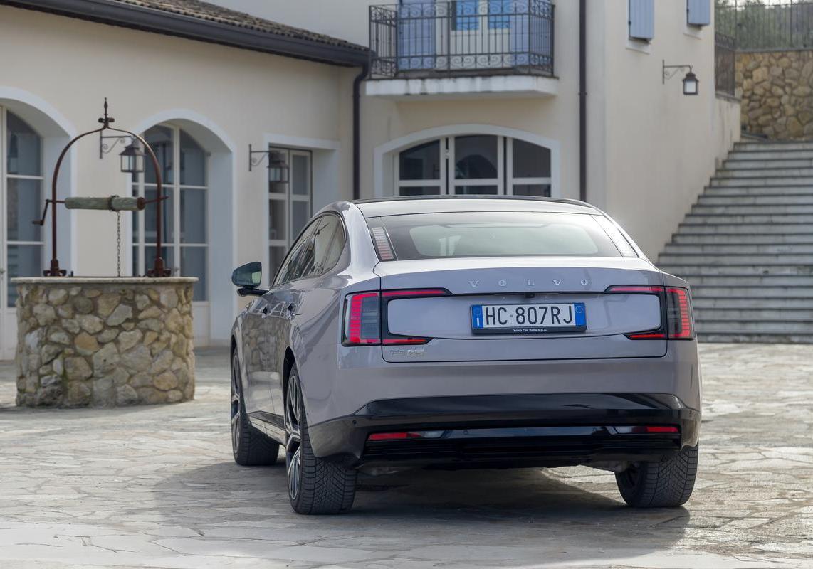 Volvo ES90 Single Motor Ultra posteriore