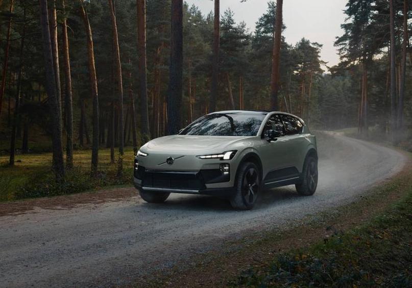 Volvo EX60 Cross Country