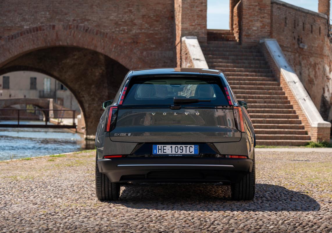 Volvo EX60 P10 AWD 7