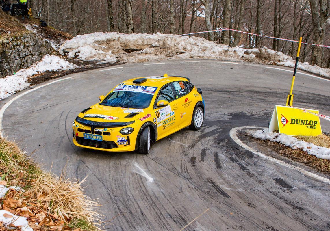 Ypsilon Rally2 in azione al Ciocco - 3