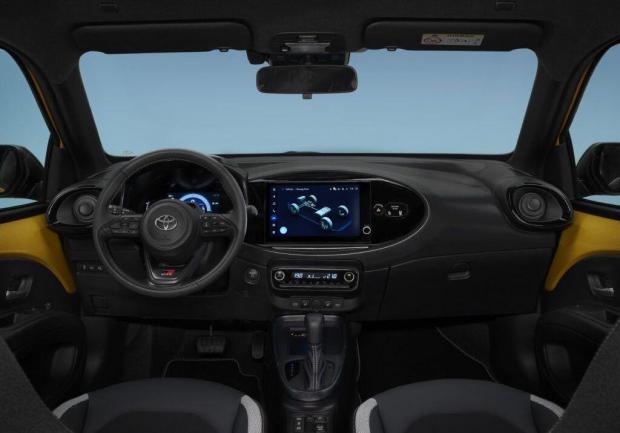 Aygo X Full Hybrid - cruscotto